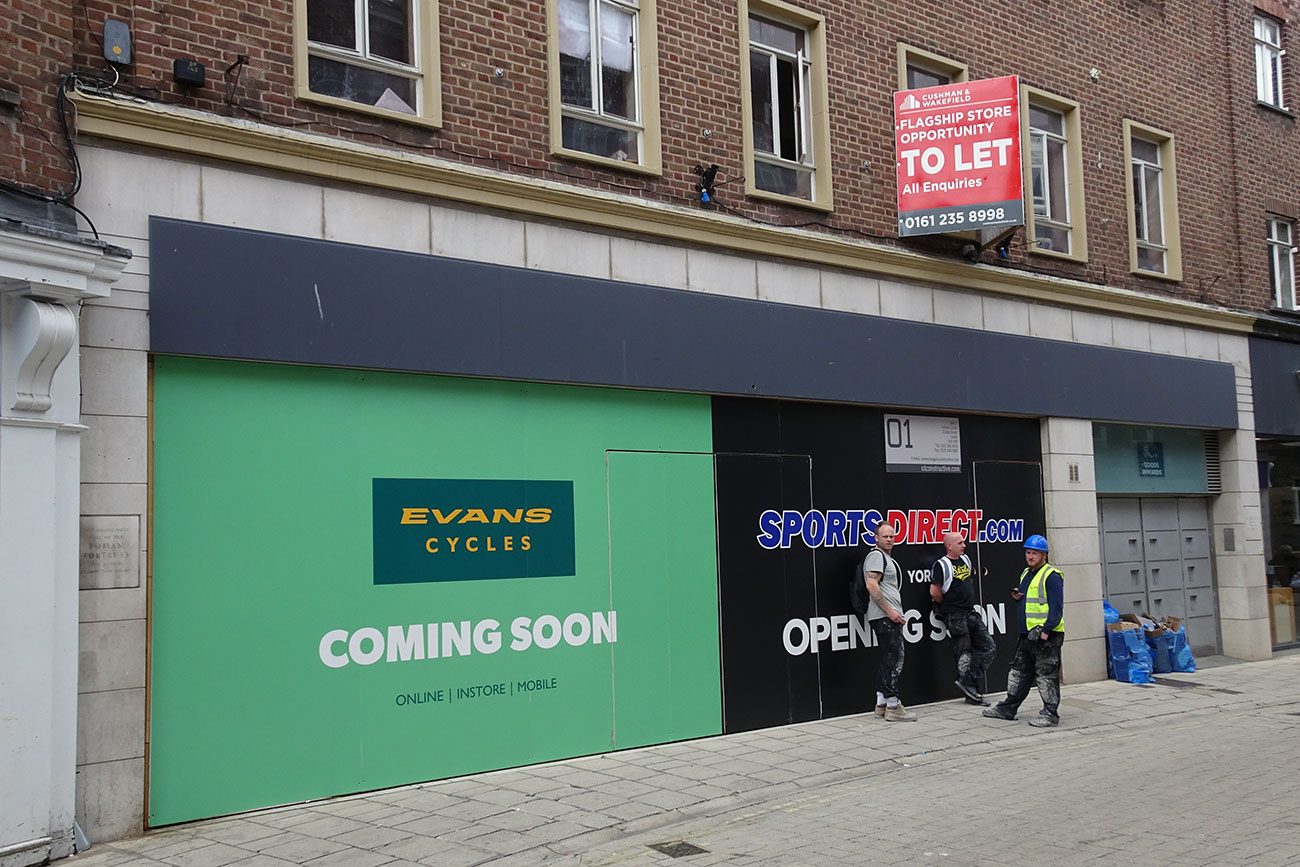 sports direct evans cycles