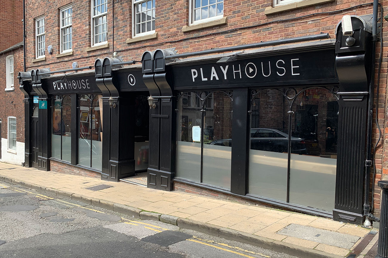 play house bar
